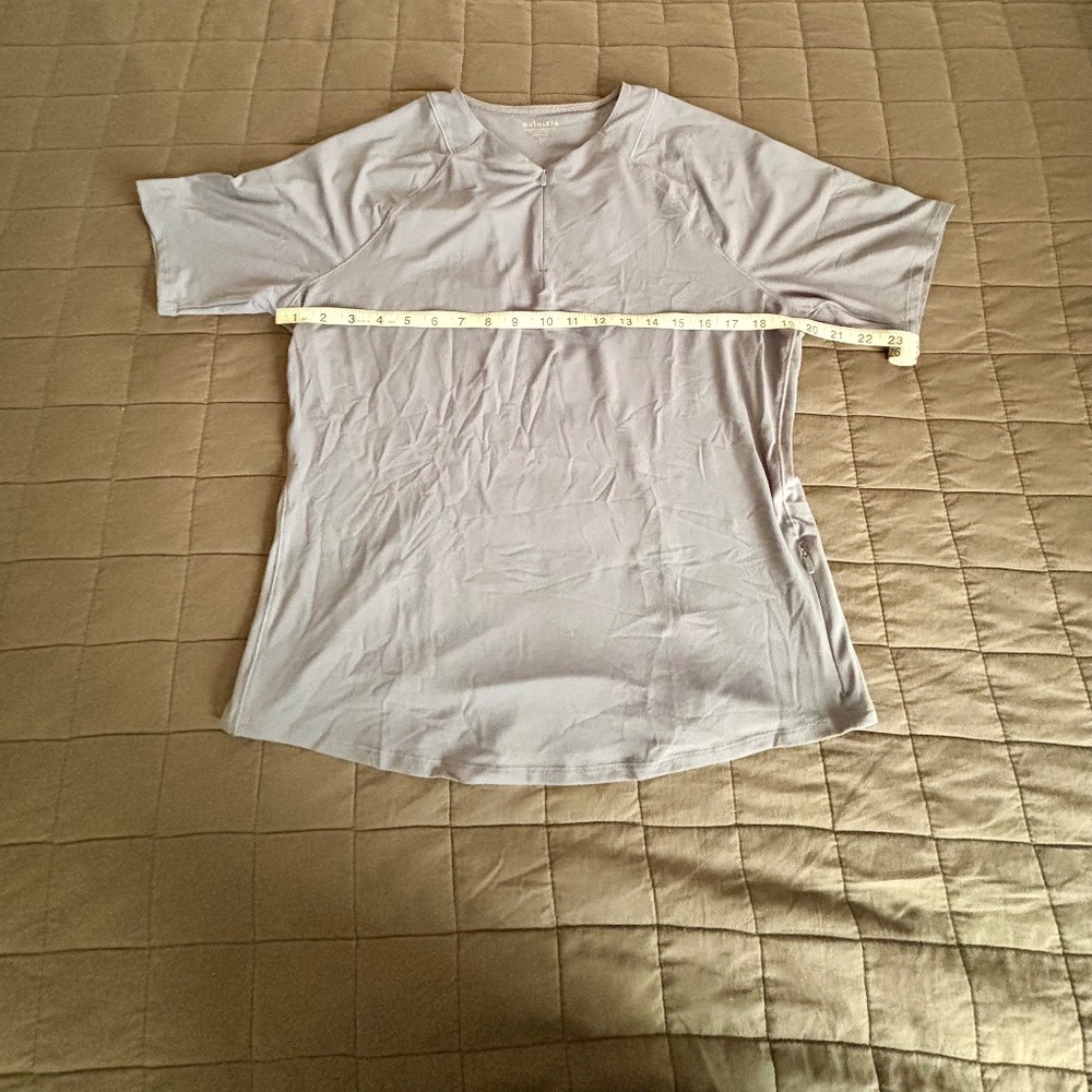NWOT Athleta Grey Short Sleeve Shirt Large